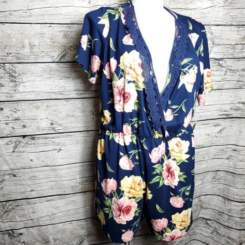 Coco and shay Floral Romper Size 3XL NWT